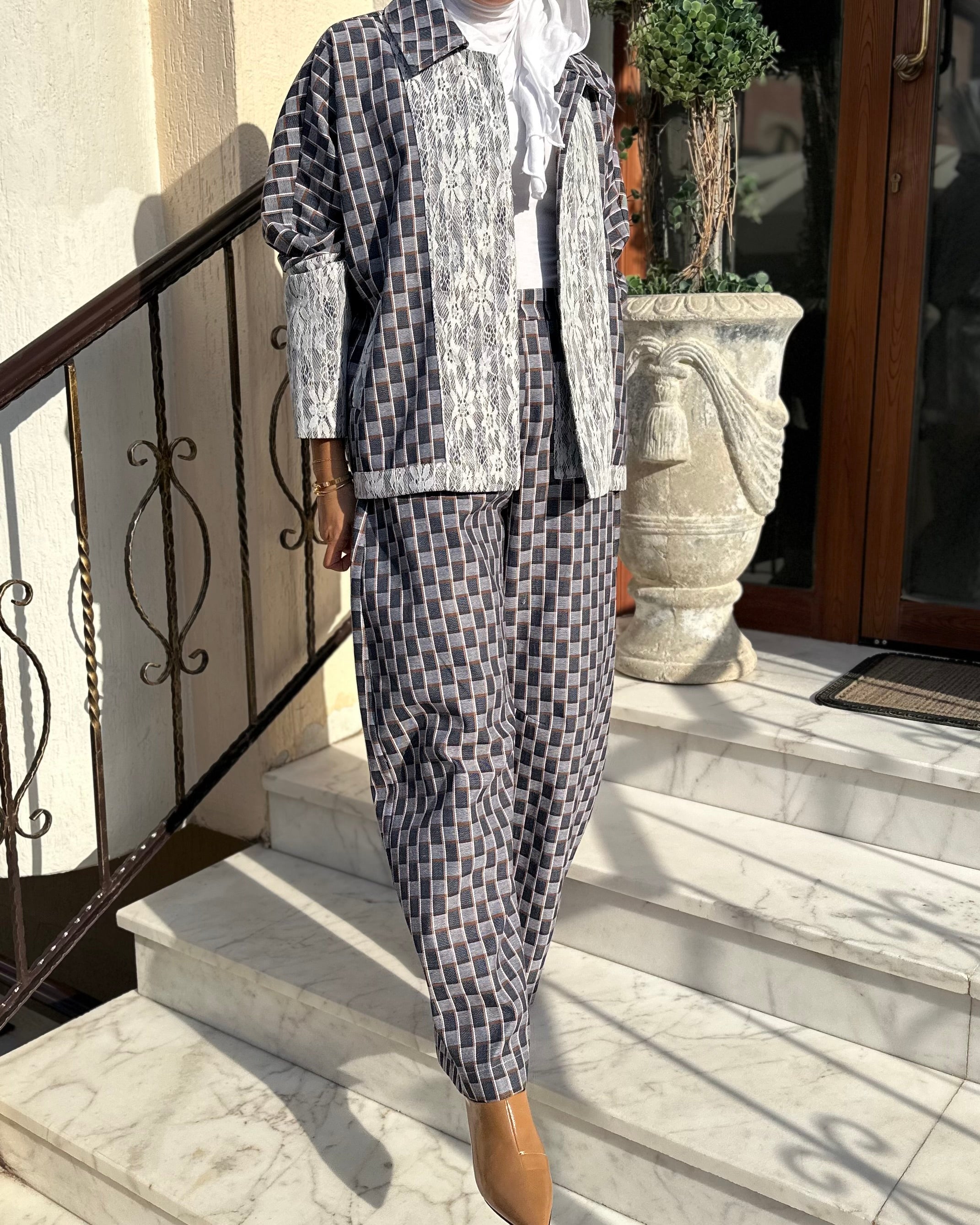 Checkered - Lace